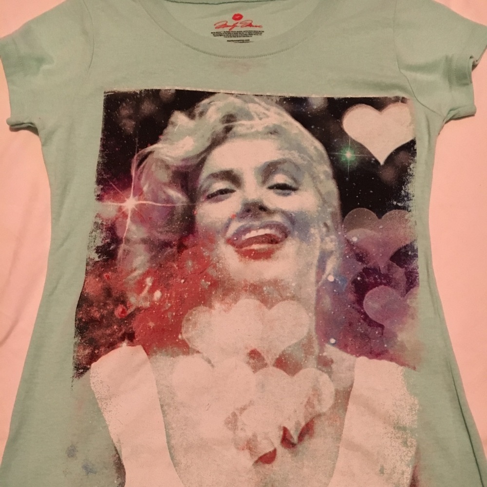 NEE MARILYN MONROE TEE LARGE!!